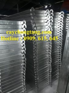 Mâm giàn giáo mạ kẽm được xếp thành từng chồng Mâm giàn giáo mạ kẽm được xếp thành từng chồng